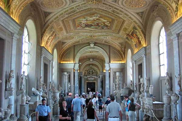 Interior de los Museos Vaticanos