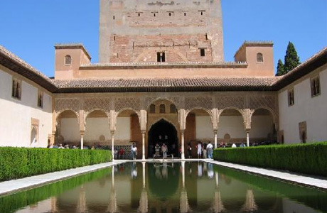 Estanque en el interior de la Alhambra